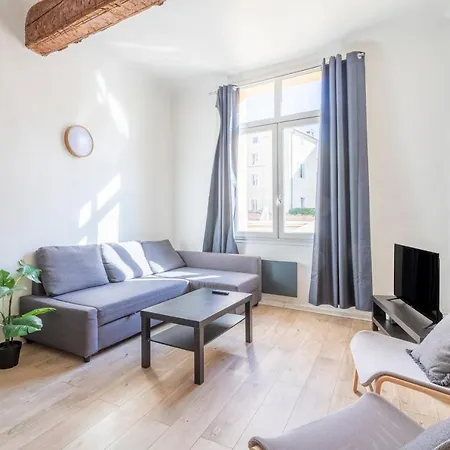 Apartment Place Cardeurs *